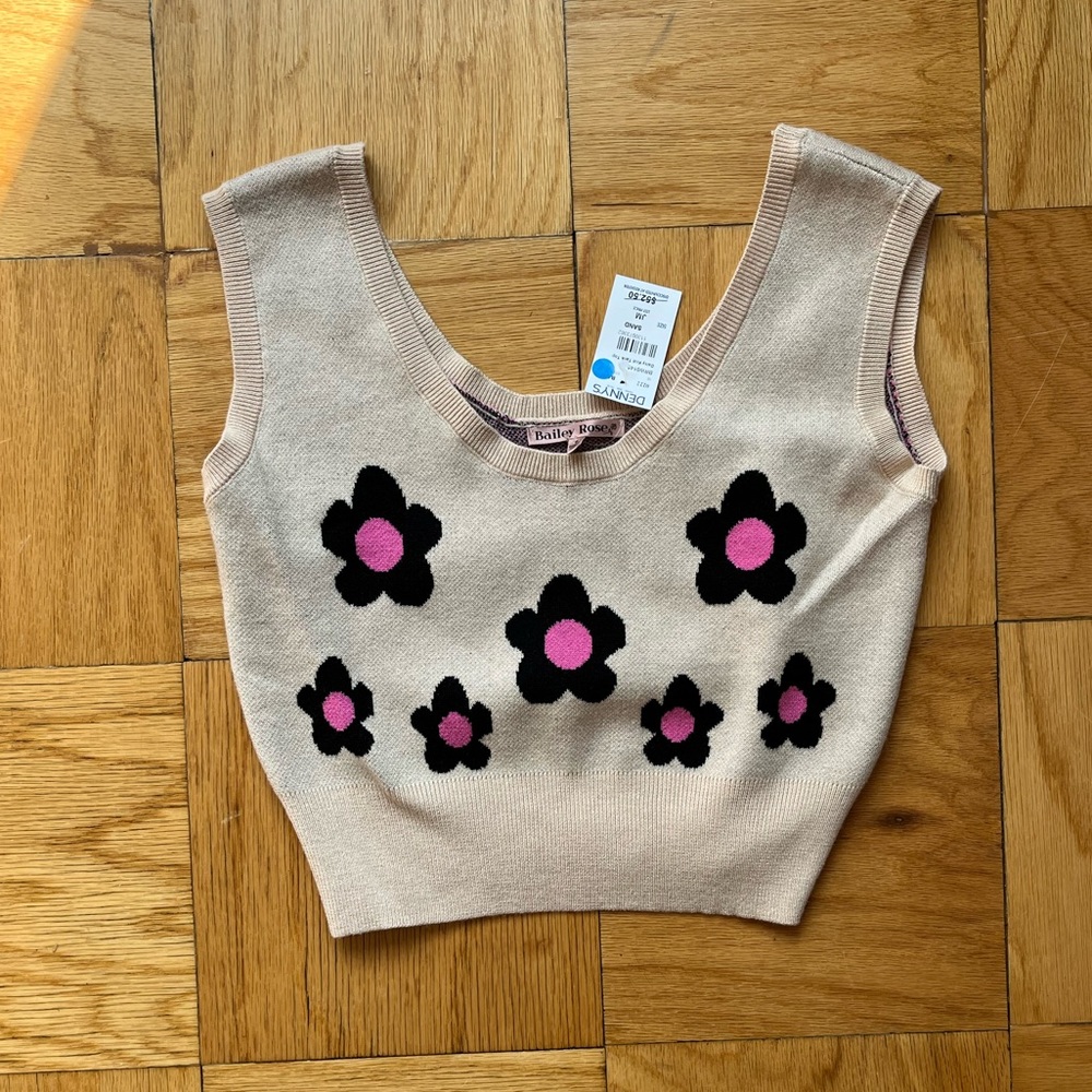 Trendy Beige Floral Crop Top